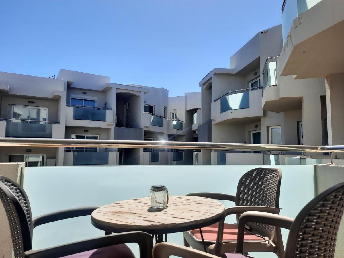 Sunset 230, Sun, Big Pool, Wifi Fiber, Central, Near Main Street And Apartamento
